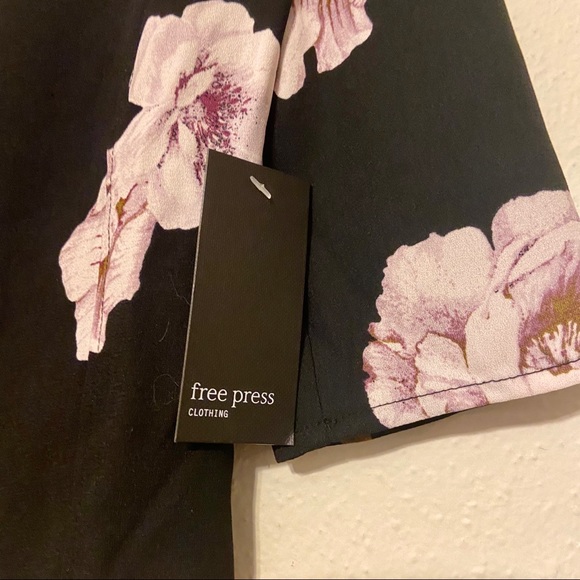 Free Press Black Floral Square Neck Elbow Half Sleeve Top Blouse Smocked XS New - Picture 5 of 6